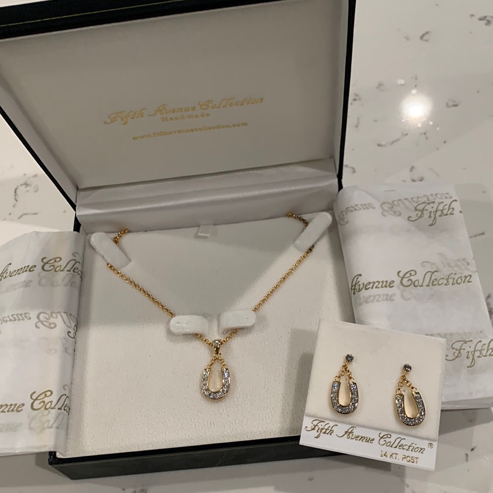 Horseshoe jewelry